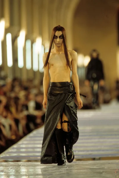 Look 4